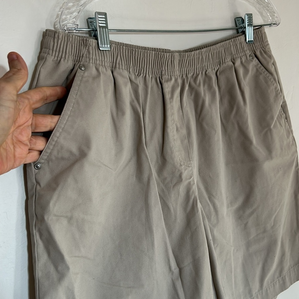🎈3/$25🎈 Breckenridge Women’s 16P Pull On Khaki Shorts